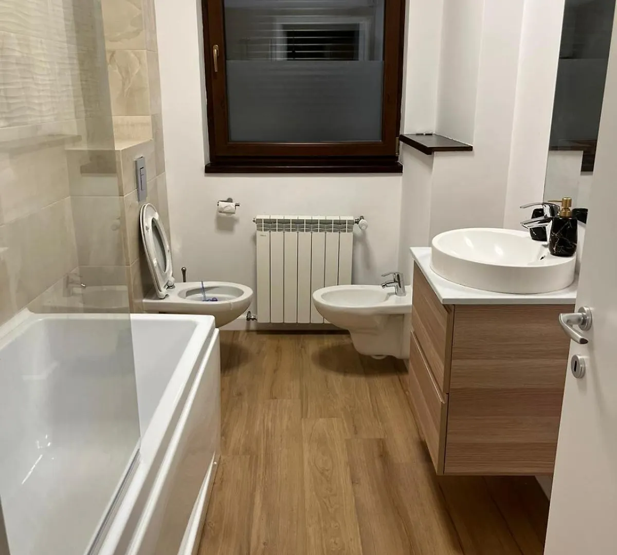 Loyal Apartments Bucharest Guest house
